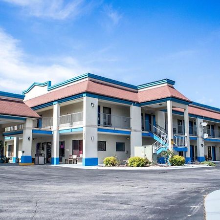 Executive Inn Yanceyville Экстерьер фото